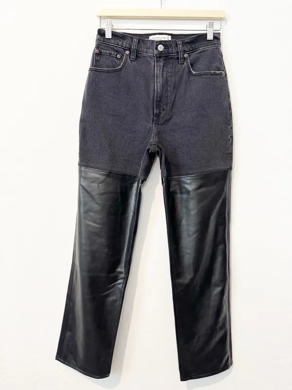 Abercrombie 90s Straight Jeans Size 27 Black Faux Leather High Rise Quiet Luxury - Image 3