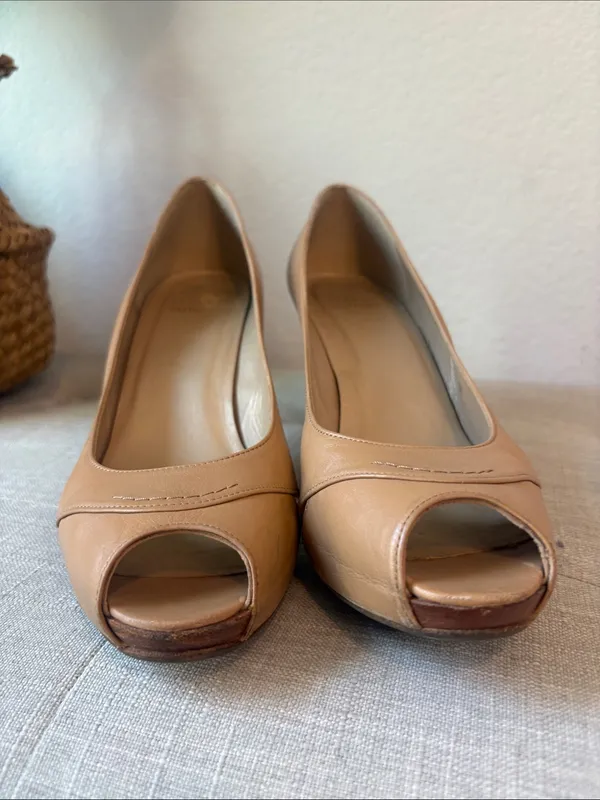 Stuart Weitzman Tan Leather Peep-Toe Heels Y2K wooden heel - Image 9