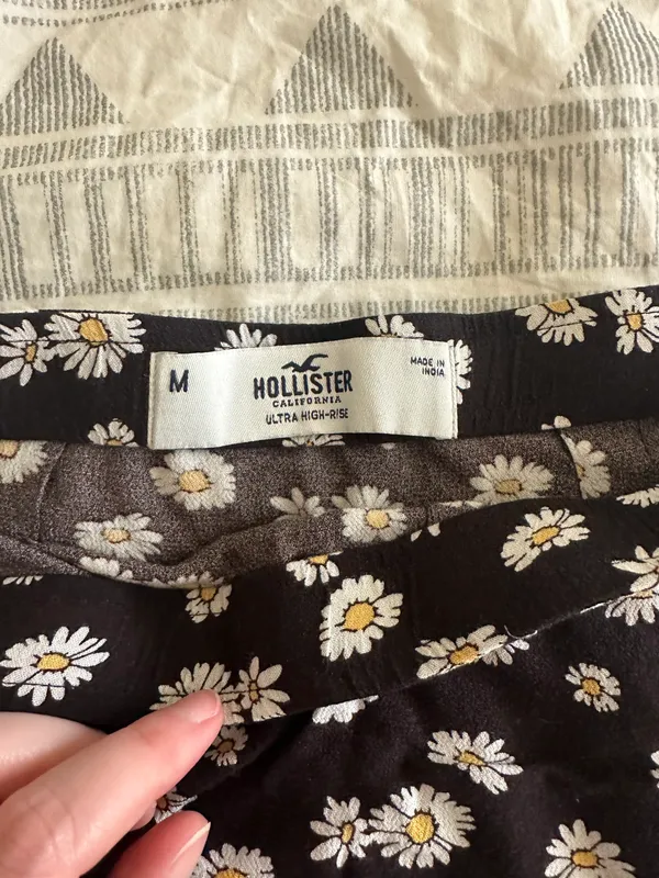 Hollister Floral Skirt - Image 3