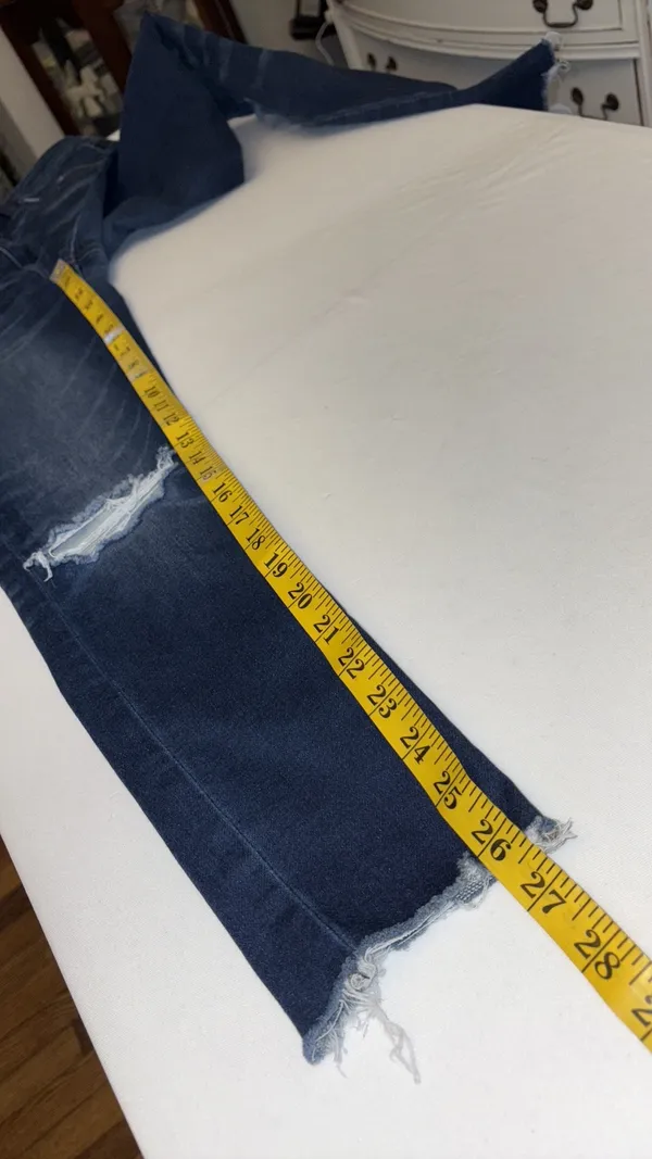 American Eagle jegging jean distressed knees/ankle button/zip pockets Sz 8 short - Image 3