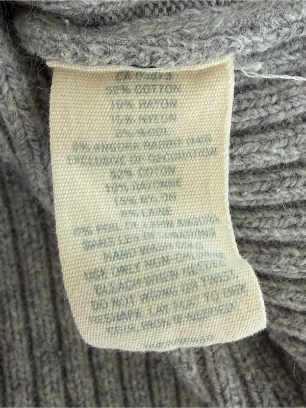 American Eagle Outfitters Y2K Grey Cable Knit V-Neck Sweater Womens Medium - Image 6