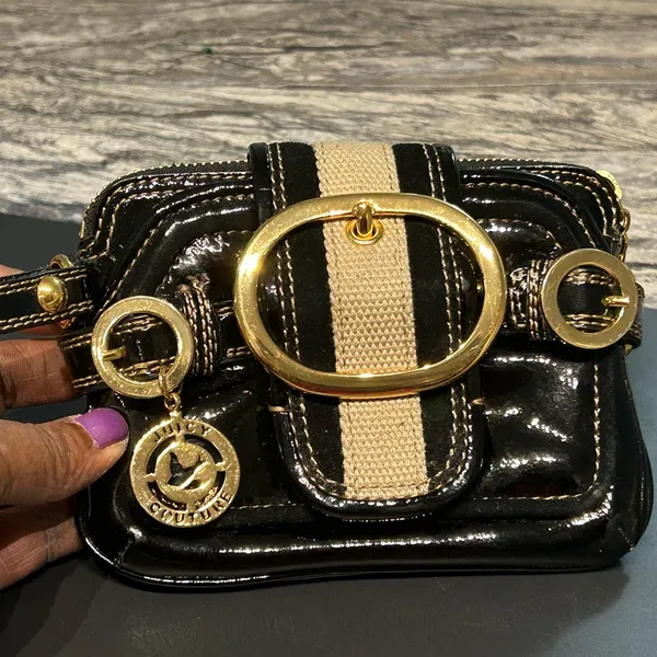 Juicy Couture Chic Black and Gold Women's Bag - Image 4