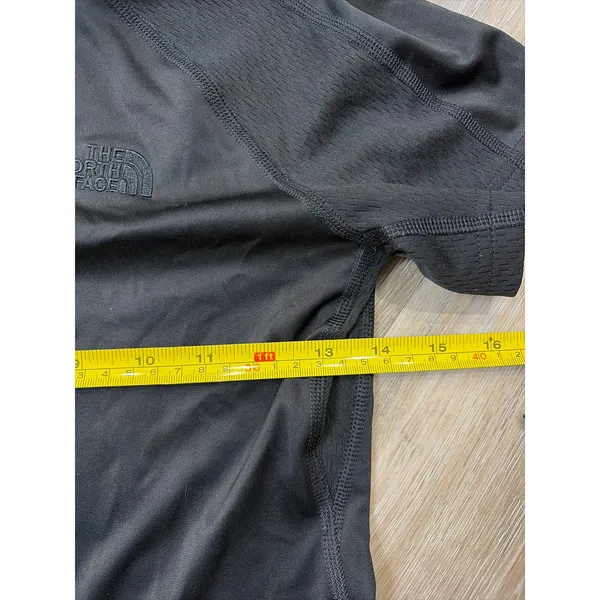 The North Face VaporWick 1/4 Zip Athletic Top Black XS - Image 3