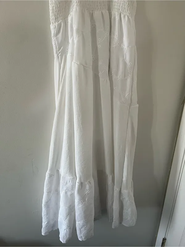 White Eyelet Smocked Tiered Maxi Dress Large Coastal Euro Summer Beach Resort - Image 10