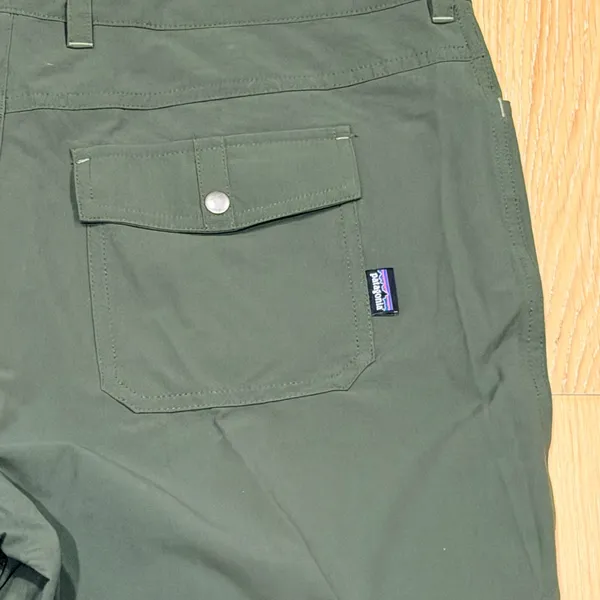 Patagonia Dark Green‎ Women's hiking shorts 14 - Image 3
