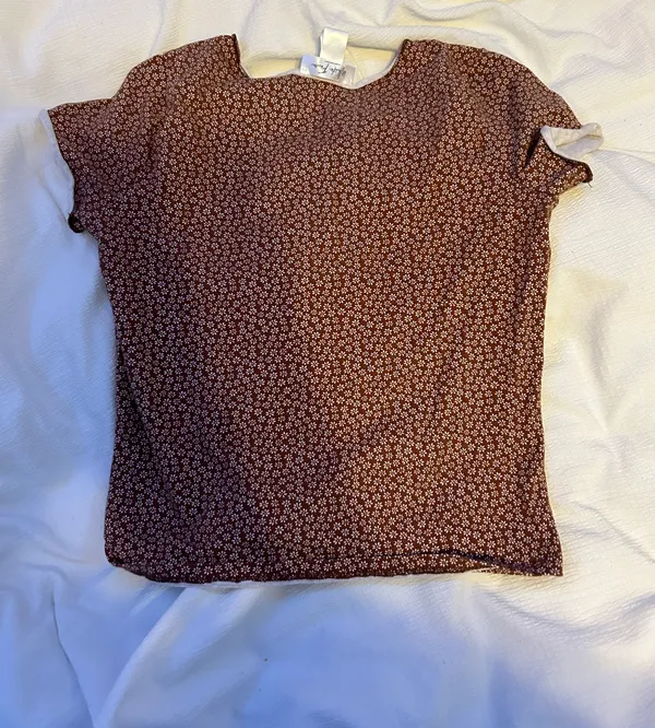 White Fawn Brown Cropped Tee - Image 3