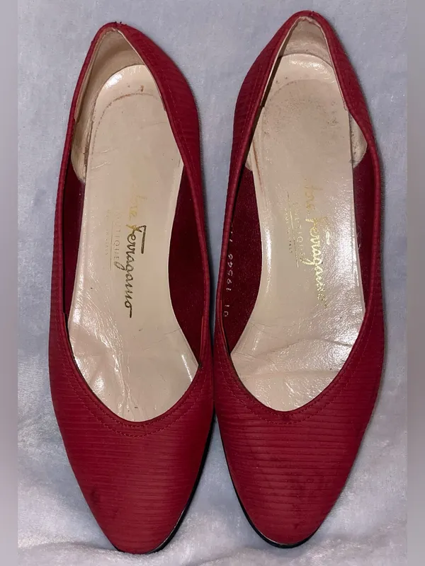 Salvatore Ferragamo Women’s Size 5.5 Vintage Boutique Red Ribbed Flats Italy - Image 6