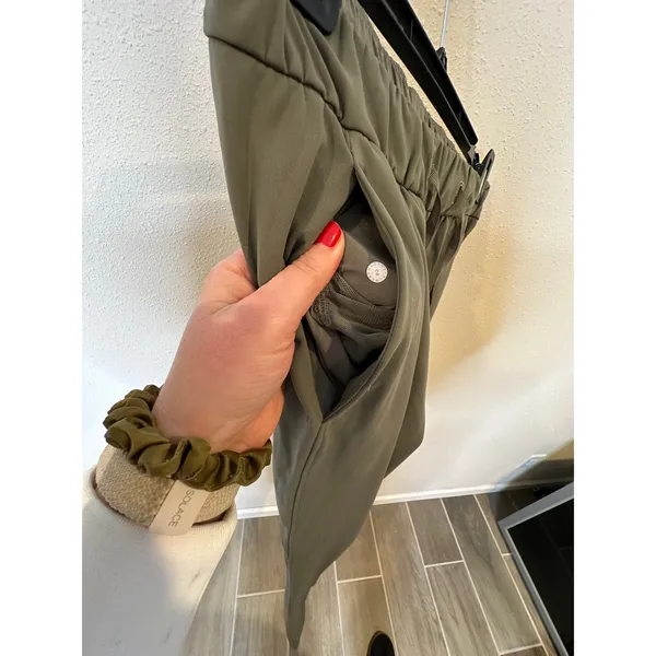 Lululemon 7/8 Pant Olive Green High Rise‎ Jogger Size 2 - Image 2