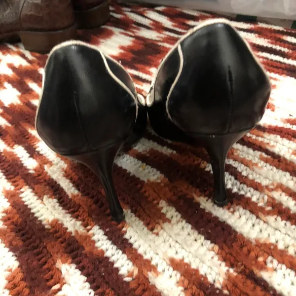 Vintage Y2K Office Siren Sporty Vixen Goth Black white kitten high heels pumps pointed toe-7.5M - Image 7