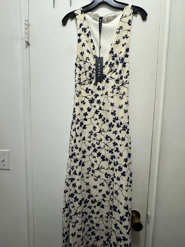 NWT Motel Gabriela Midi Cream Floral Dress Size XS - Image 9
