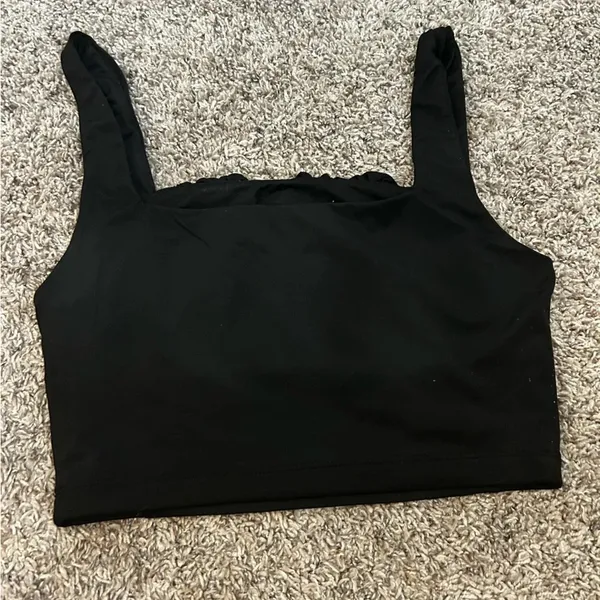 Black cropped tank - Image 2