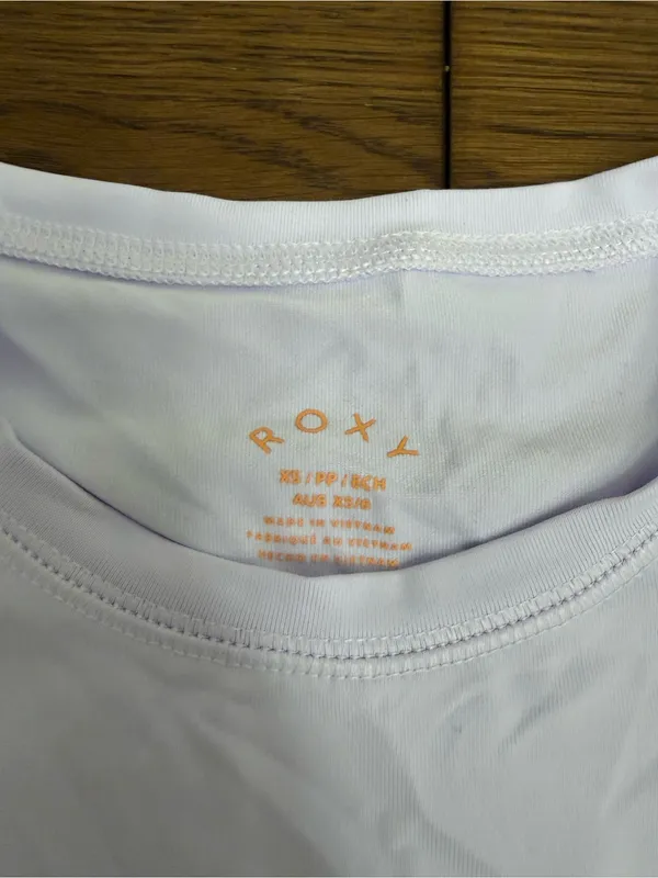 NWOT Roxy White Long-Sleeve Swim Shirt Sun Protection - Image 3