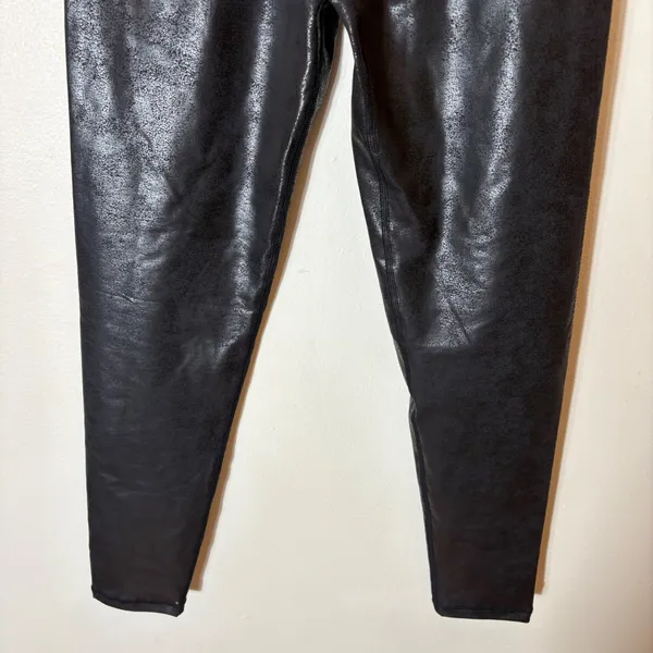OFFLINE by Aerie Crossover Leggings Size Medium Black Crackle Metallic High Rise - Image 3