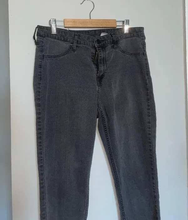 𝅺GRAY Skinny Jeans Size 30 - Image 6