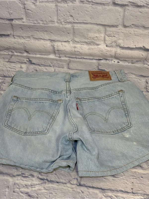 Levi's 501 Mid Thigh Shorts Women 27 Blue Denim Light Wash Button Fly Mom Jean - Image 7