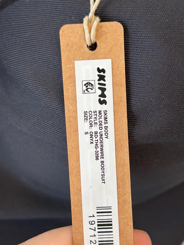 NWT Skims Molded Underwire Bodysuit Onyx Small (SOLD OUT) - Image 4