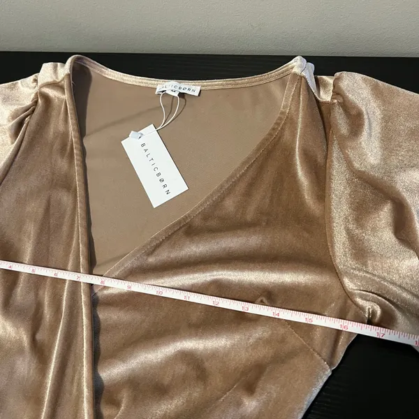 Baltic Born Meghan Velvet Wrap Maxi Dress Champagne Gold Flutter Sleeve M NWT - Image 9