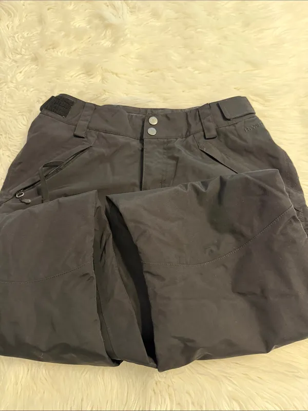 The North Face Black Ski Snow Pants size SP inseam 30” lots of pockets - Image 12