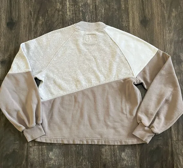 Abercrombie sweater - Image 2