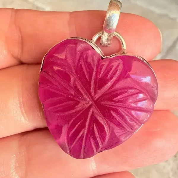 Carved Ruby Heart Clover Pendant 925 Silver Overlay Red - Image 7