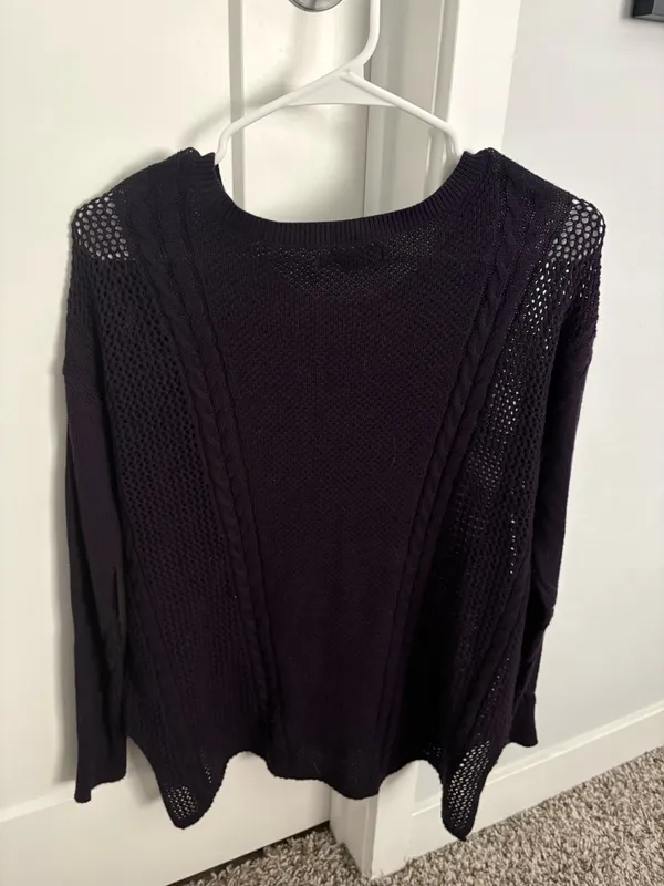 American Eagle Sweater Outfitters - Image 3