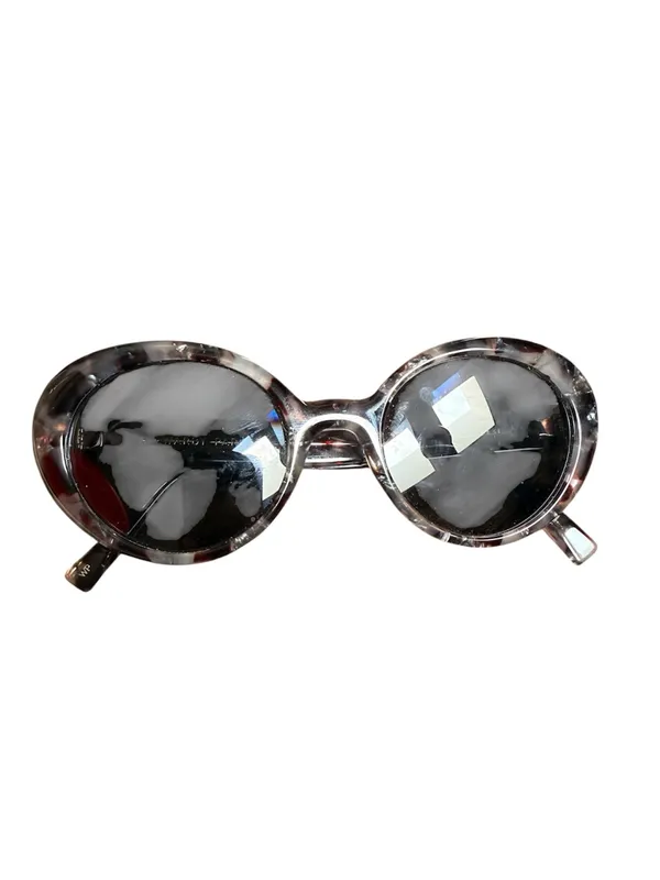 Warby Parker Renee sunglasses featuring a grey tortoise shell pattern - Image 2