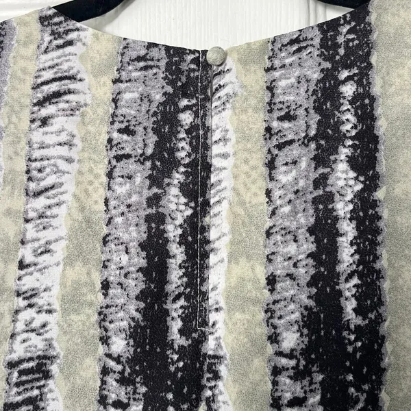 Mystree Sleeveless Watercolor Print Top - Size M - Image 4