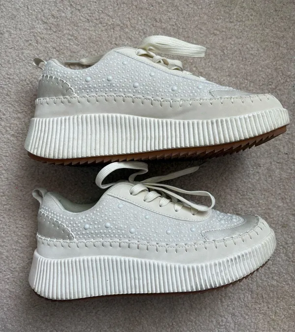 Women’s platform chunky white pearl sneakers size 9 - Image 3