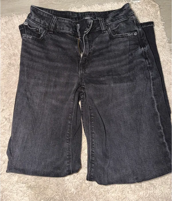 American Eagle Low-Rise Wide-Leg Jeans Baggy - Image 4