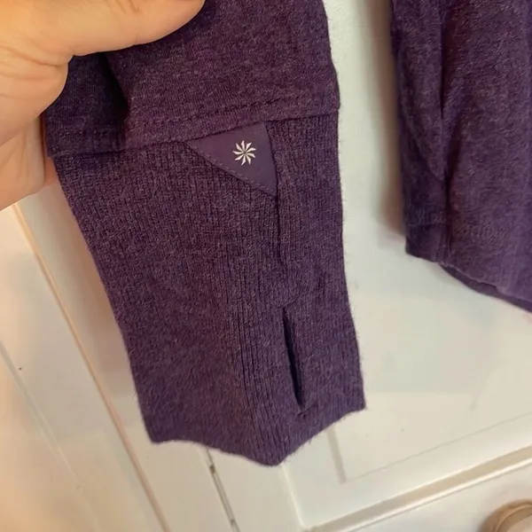 Athleta purple scoop neck cross back blouse small - Image 3