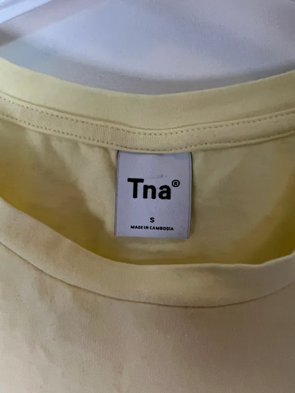 Aritzia TNA Cropped Tee - Image 3