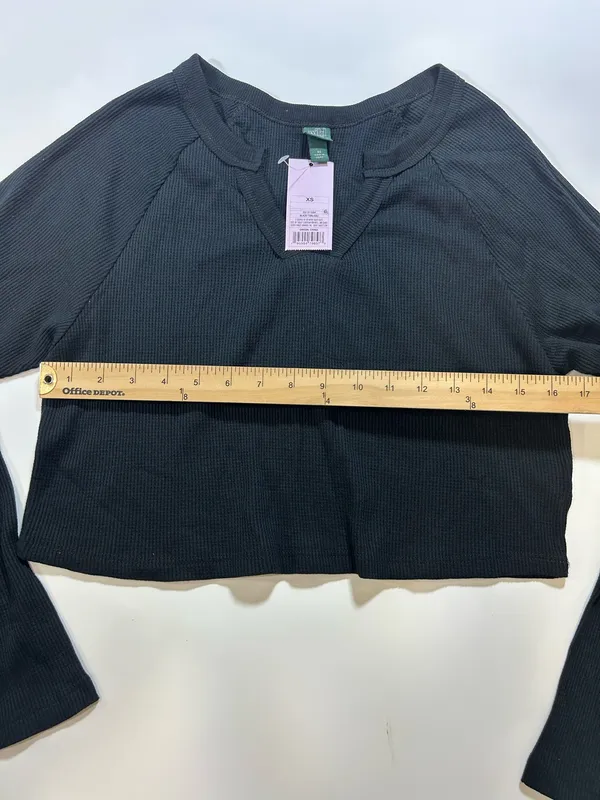 Wild Fable Black Waffle Knit Cutout Long Sleeve Crop Top Size XS - Image 3