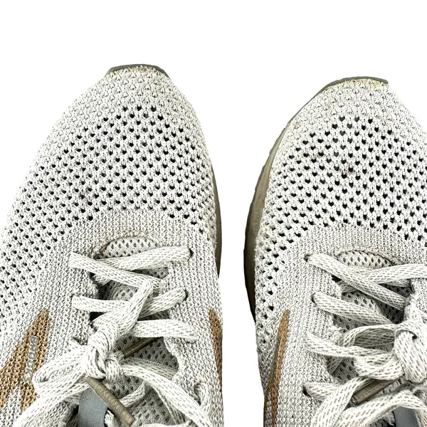 Brooks Size 11 Sneaker Silver White Mesh Revel 2 Running Lace‎ Up Athleticwear - Image 8