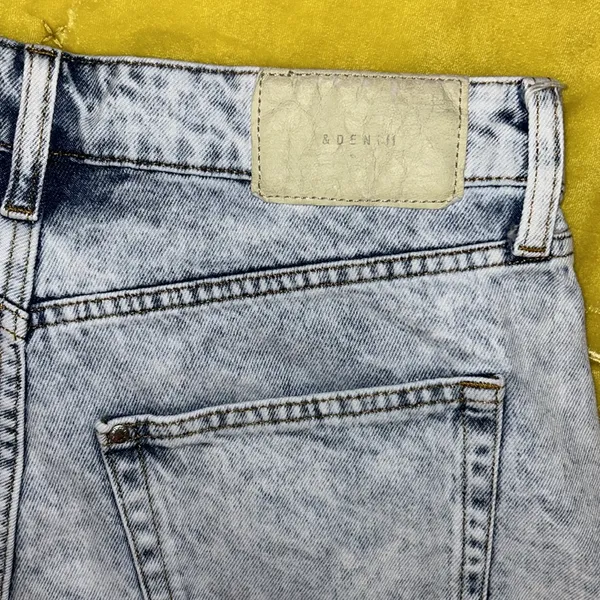 & Denim Short Cheeky Size 10 Curvy Fit Jean Shorts - Image 8