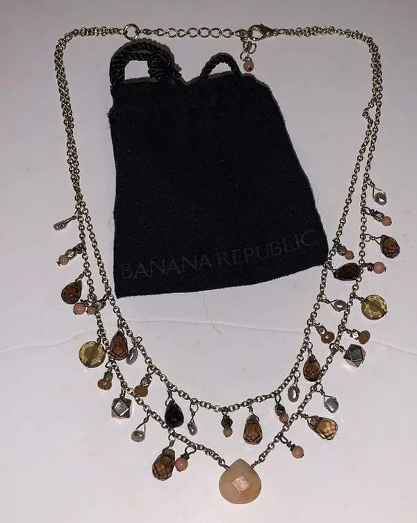 Banana Republic Antiqued Gold Tone Double Strand Necklace. - Image 4