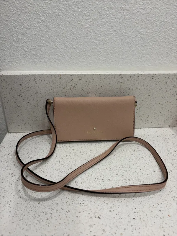 Kate Spade New York Women’s Crossbody Pink Beige Purse Gold Accents Leather EUC - Image 4