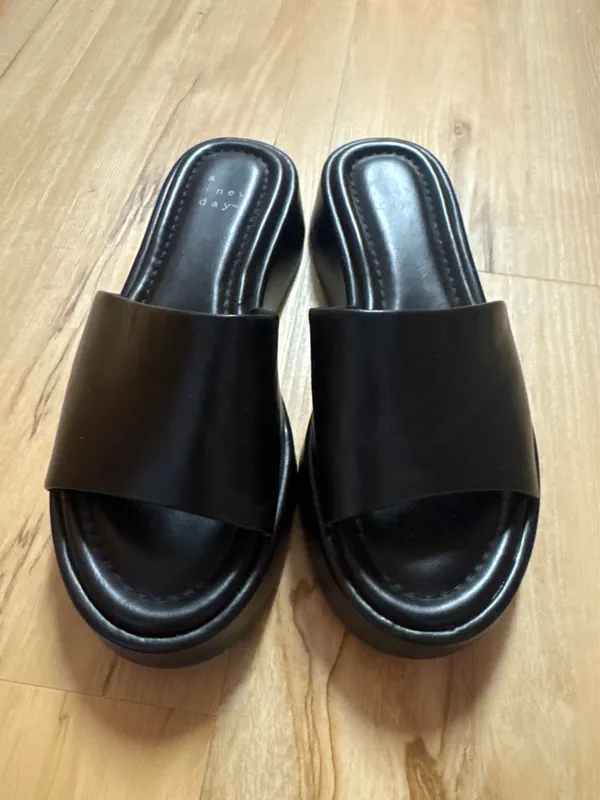 Black platforms Size 5.5 - Image 2