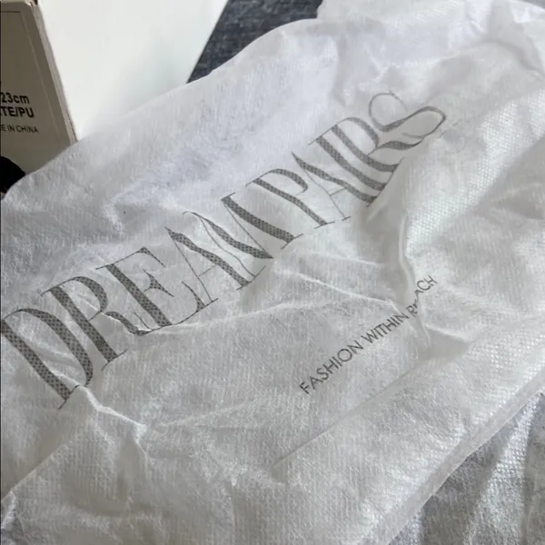 Dream Paris EUC Cream Flats Elegant Minimalist Design - Image 3