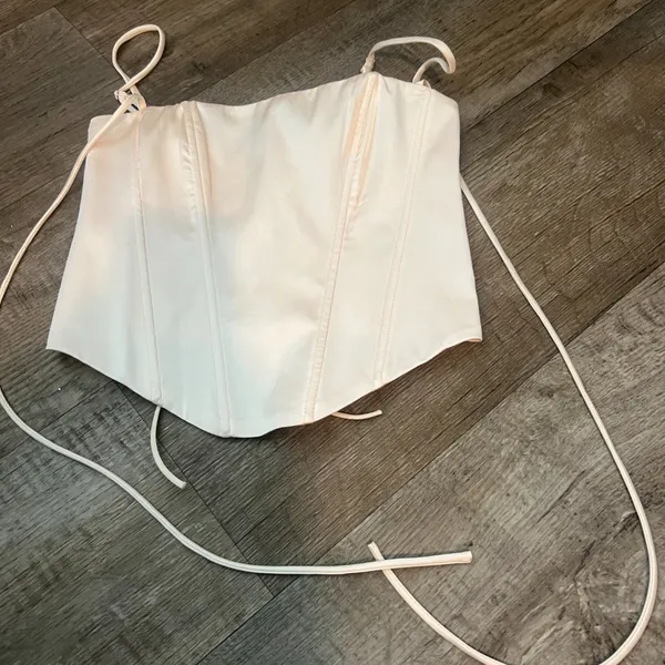 Edikted Cream White Lace-Up Corset Top size small - Image 4