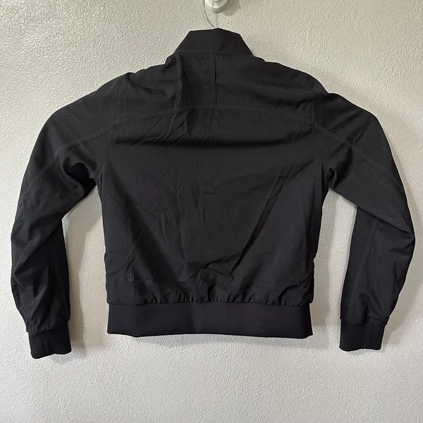 Lululemon Reversible Bomb Around Jacket in Monochromic Black‎ Women's Size 4 - Image 8