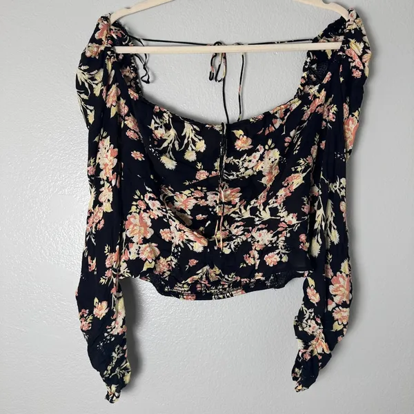 Free People Size-L/G Top Hilary‎ Printed Floral Cropped Black - Image 11