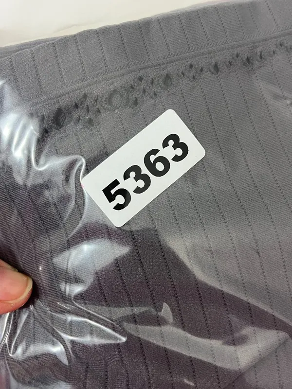 Gymshark Medium Gray Seamless Capri Leggings - Image 10