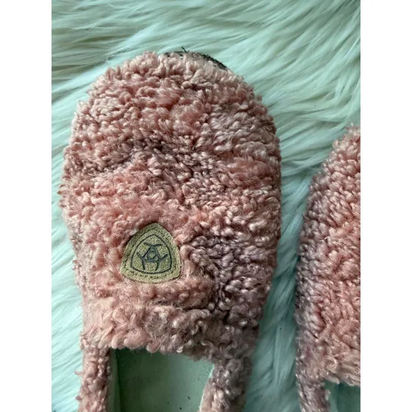 Ariat Cozy Pink Fuzzy Slippers Size XL - Image 3