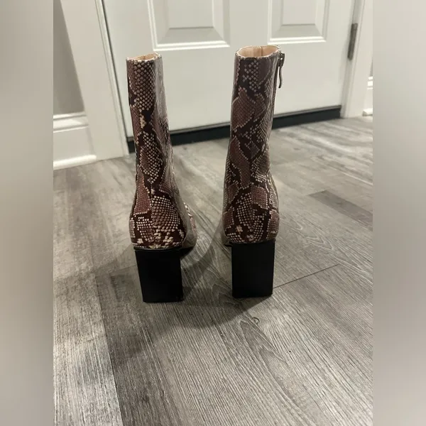 Pretty Little Thing Snake Skin Patterned Boots - Image 4