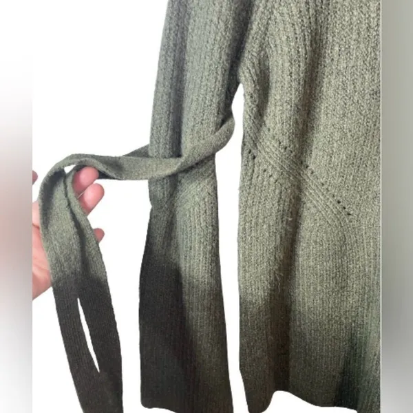 Chelsea28 bell sleeve wool blend sweater Size Small Green Cozy Cute Boho - Image 5