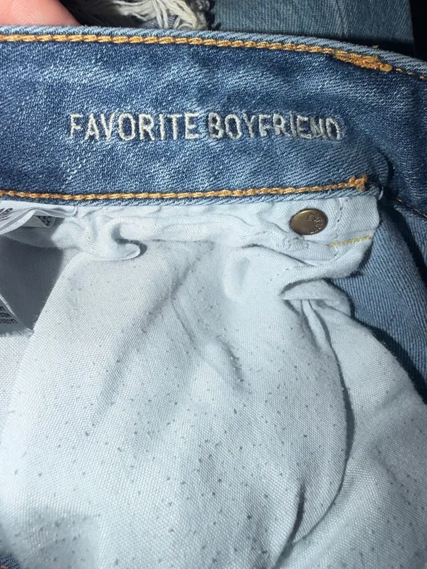 American Eagle Favorite Boyfriend Mid Rise Bootcut Medium Wash Jeans Size 18. - Image 6