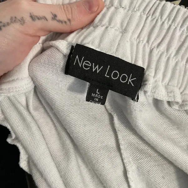 New Look Women Joggers White Cargo Pocket Elastic Waist Size Large - Image 4