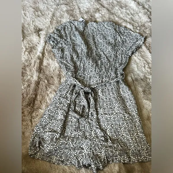 NWT Waist Tie Romper White - Image 8