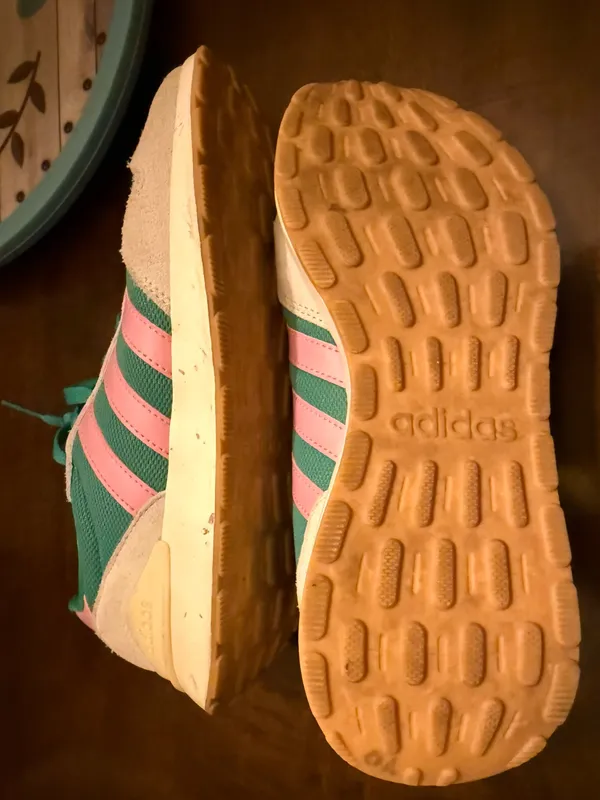 Retro green and pink adidas shoes - Image 5