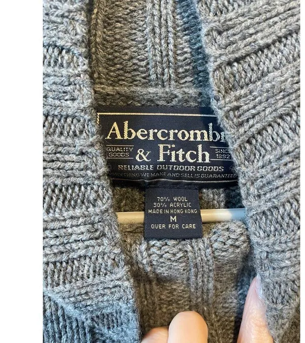 Abercrombie Women’s Fisherman Wool Gray Ribbed Boxy Turtleneck Sweater - Image 3